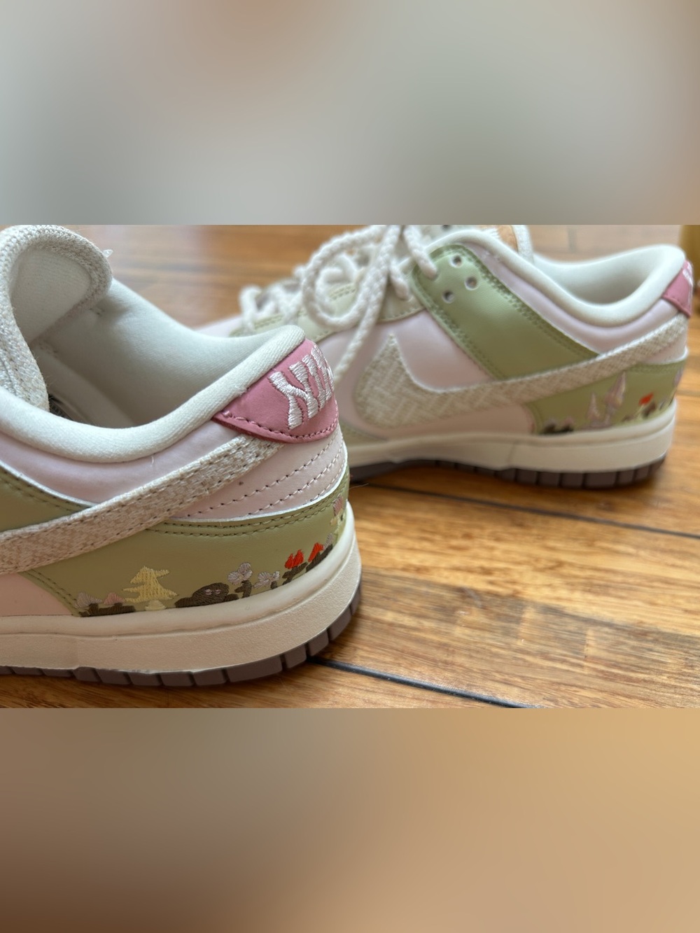 Nike Dunk Low Mushroom sneaker NWOB - Picture 3 of 9